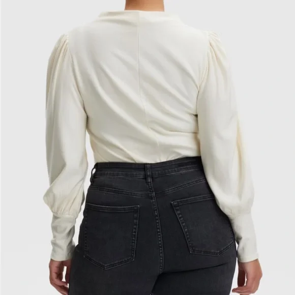 GESTUZ RifaGZ White Cream Pullover Ruched Blouse - Picture 2 of 9